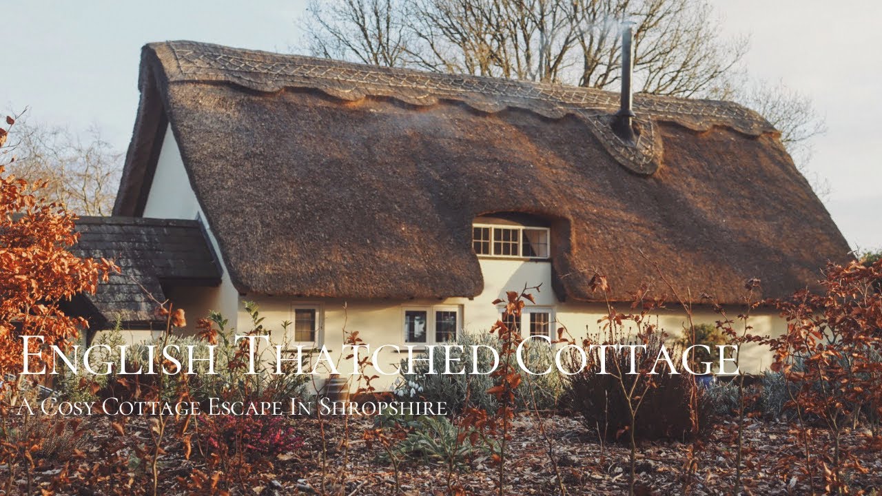 English Thatched Cottage Tour in Shropshire🍂
