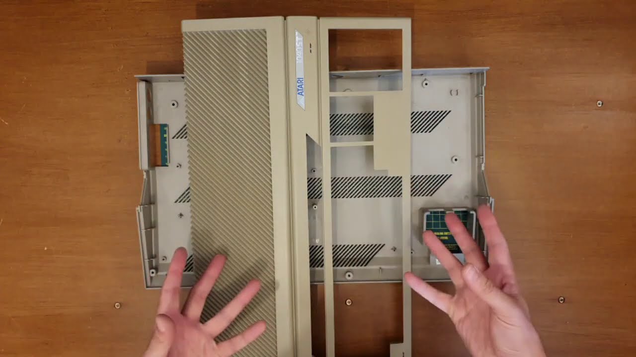 Atari 1040STFM Case Retrobright - Part 1 : Preparation and Sunlight