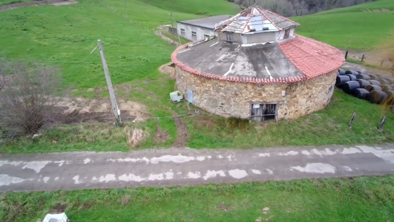 LA CASA REDONDA. CAMPOSDELANTE RIOTUERTI
