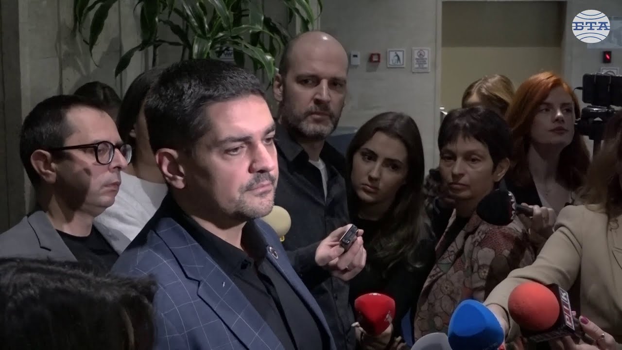Следващата седмица не трябва да влиза въобще Изборният кодекс в дневния ред, заяви Радостин Василев