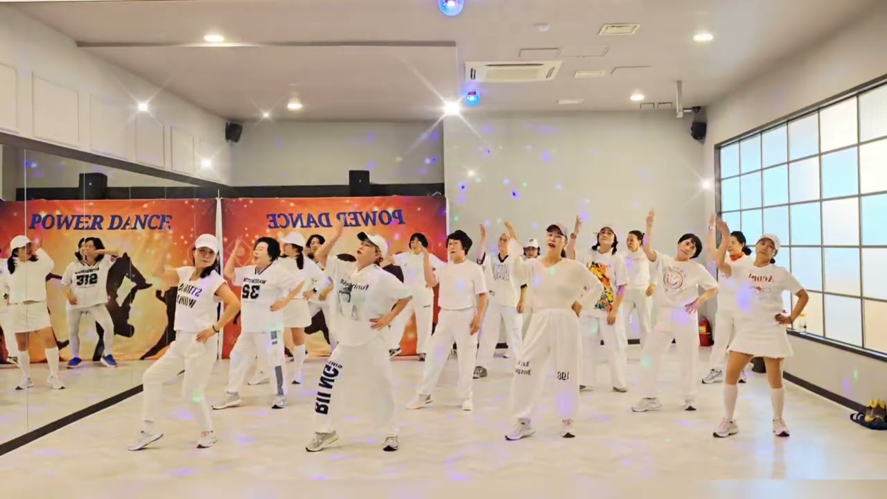 이유미파워로빅 {화사~Good Goodbye}#블랙빈댄스아카데미 #달쌤댄스 #화사 #청룡영화제        #Good Goodbye #굿굿바이 안무 #이유미파워로빅 #다이어트댄스 