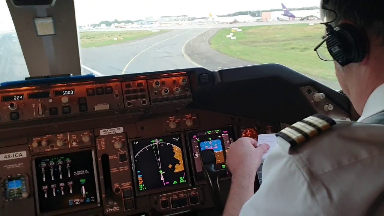 BOEING 747  TAKEOFF.  Startup engines, Taxi to  runway and TAKEOFF.. ( video from the cockpit)