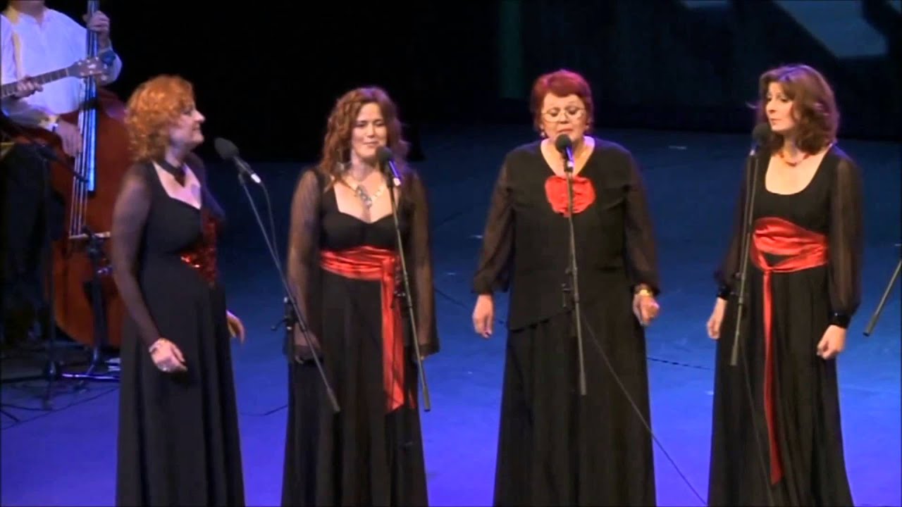 Mješovita klapa Filip Dević - Adio bella (Splitska serenada, 2011. godina)