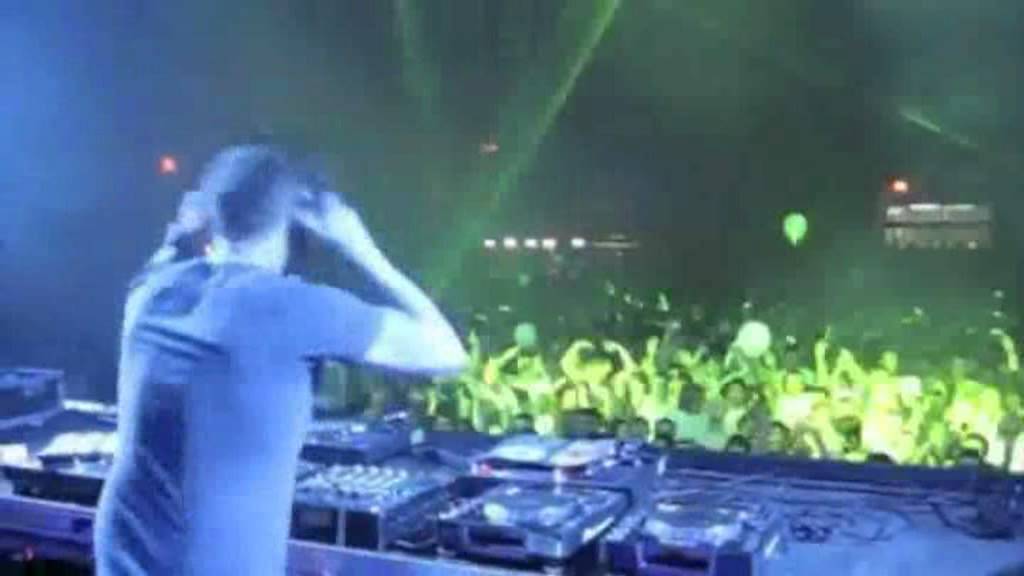 Christian Alvarez Ft. Jo'Leon Davenue - Hands In The Air(The Good Guys Remix)