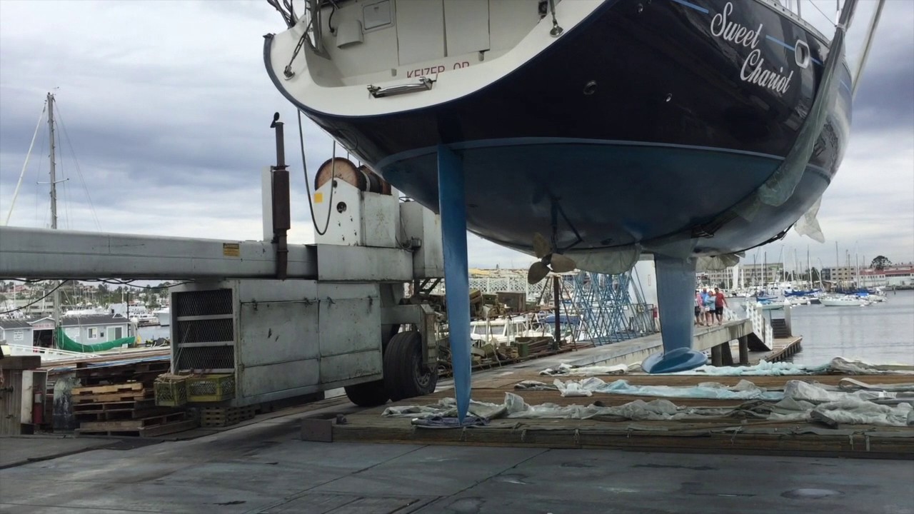 Jeanneau 45.2 Haulout for survey inspection By: Ian Van Tuyl