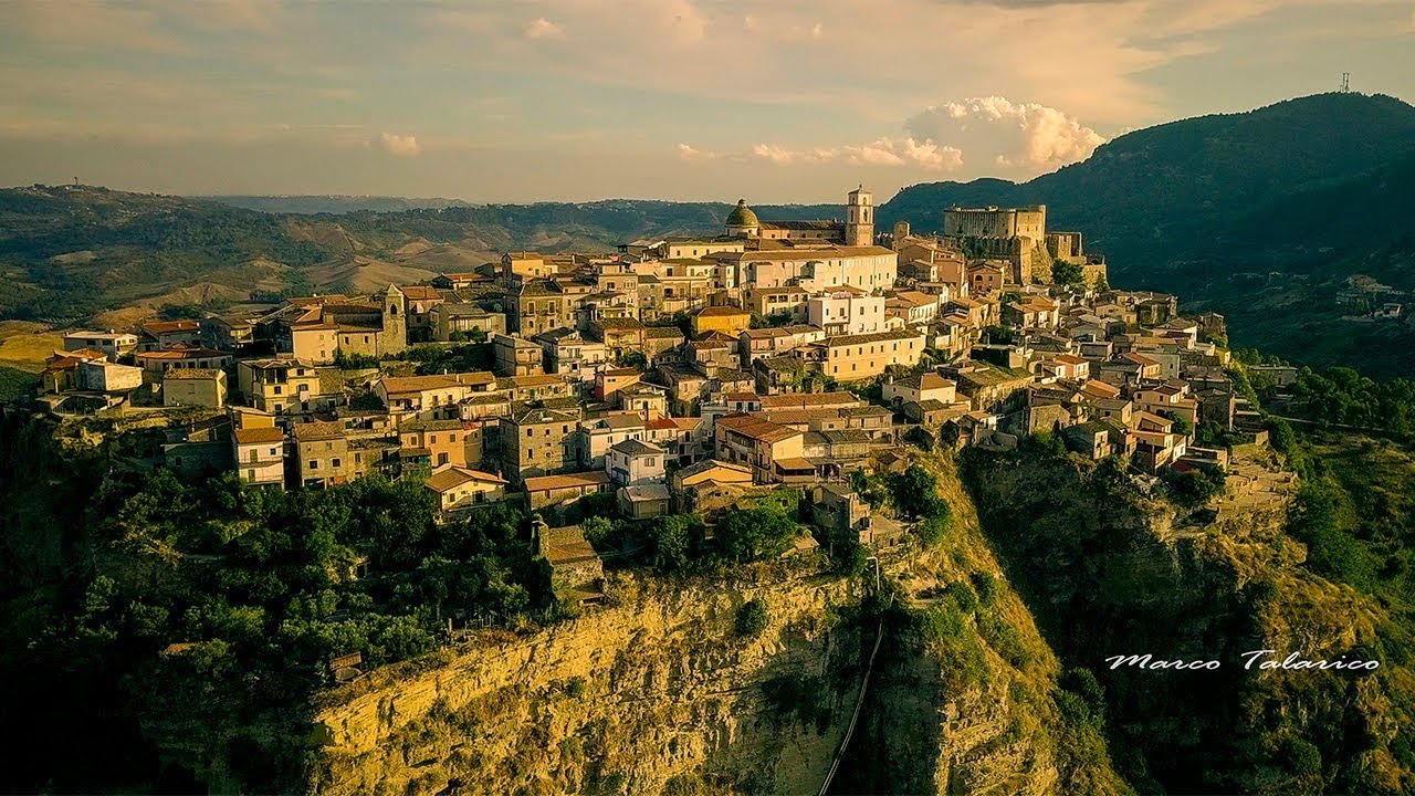 Santa Severina (Calabria, Italy) Aerial Drone 4K Video | In volo su Santa Severina (KR)