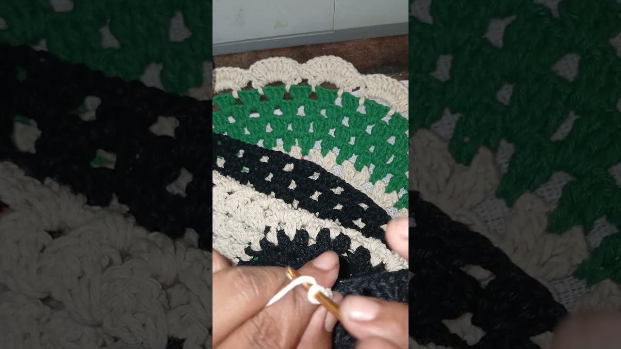 Centrinho de mesa feito com barbante n6 