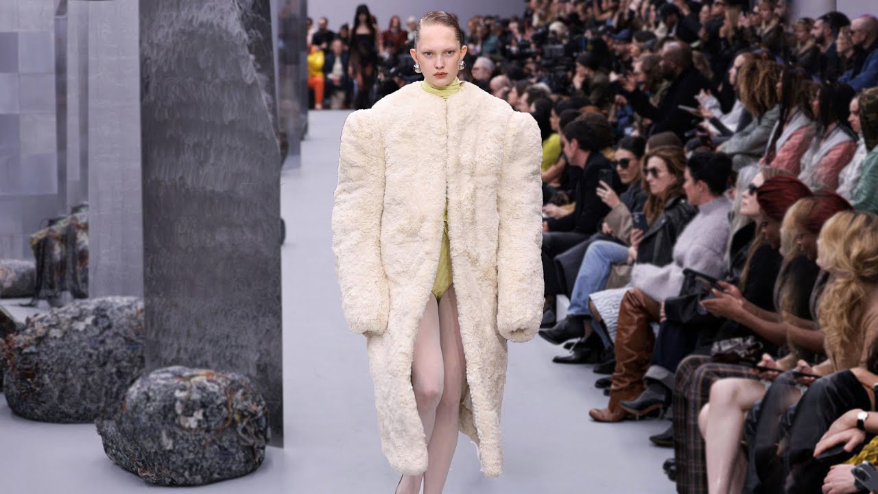 Acne Studios | Fall/Winter 2025/26 | Paris Fashion Week