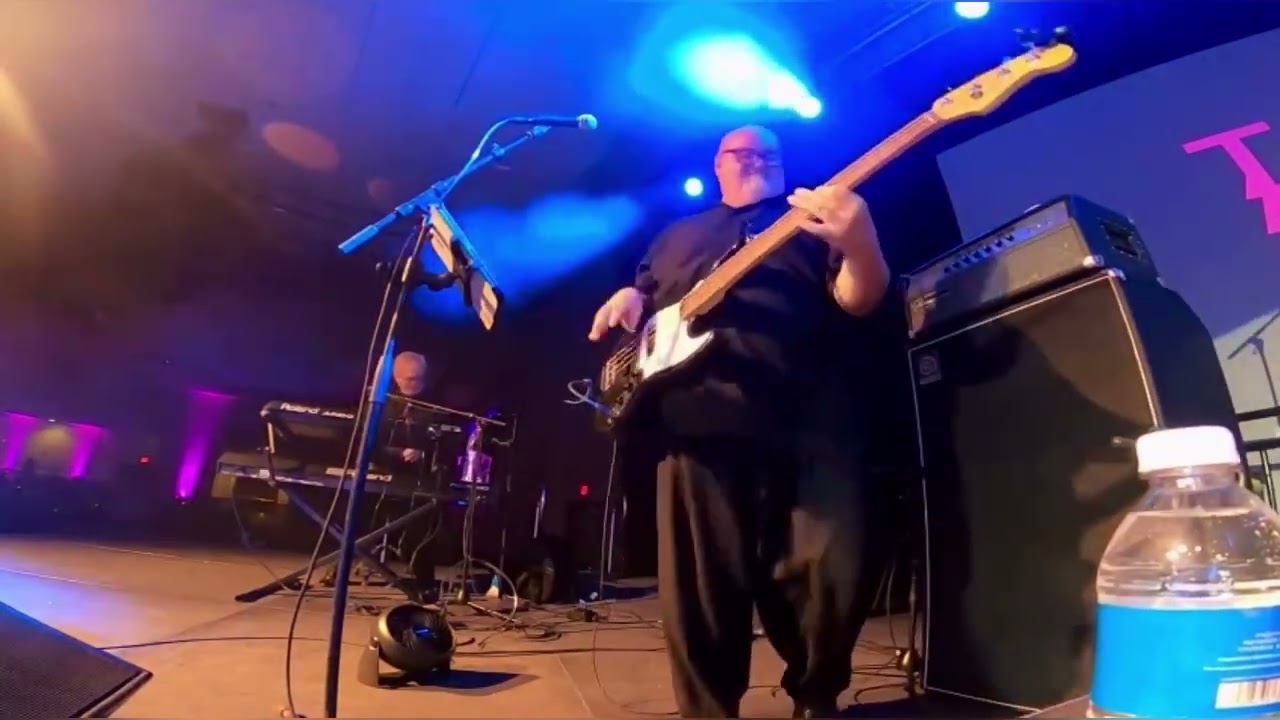 Rocking some Elvis bass on the road with my jazz bass and Ampeg #Elvis 