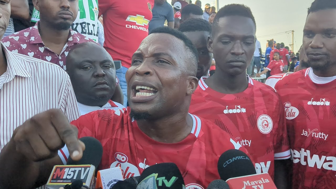 MASHABIKI WA SIMBA  WALIA KWA UCHUNGU WACHEZAJI WA SIMBA WANAENDA KLABU WANAACHA MAJUKUMU YAO INAUMA