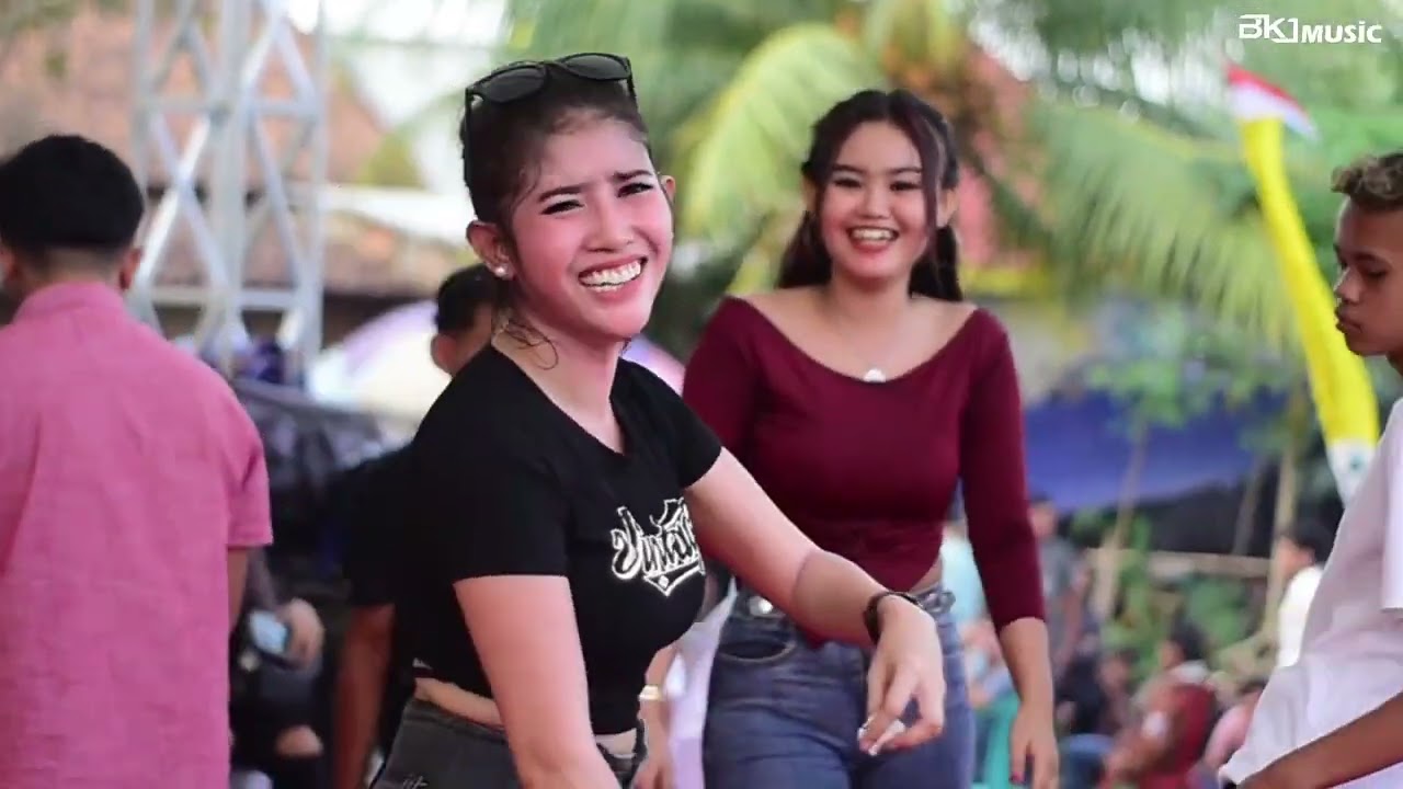 Tia oyoy_Terlalu_BKJ musik
