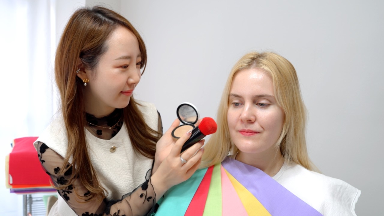 ASMR Colour Analysis in TOKYO with nail, hair and makeup styling (Unintentional ASMR, real person)