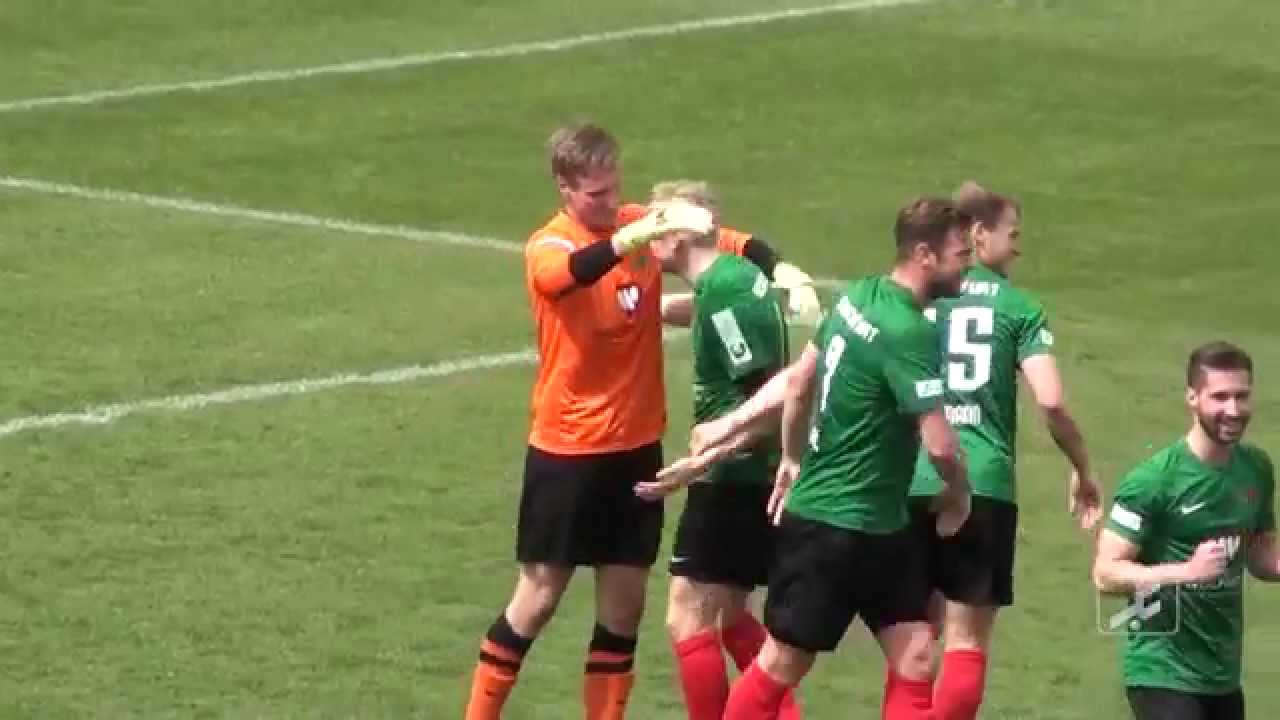 Aus 90 Metern! Torwart trifft per Abschlag / Keeper scores from a punt