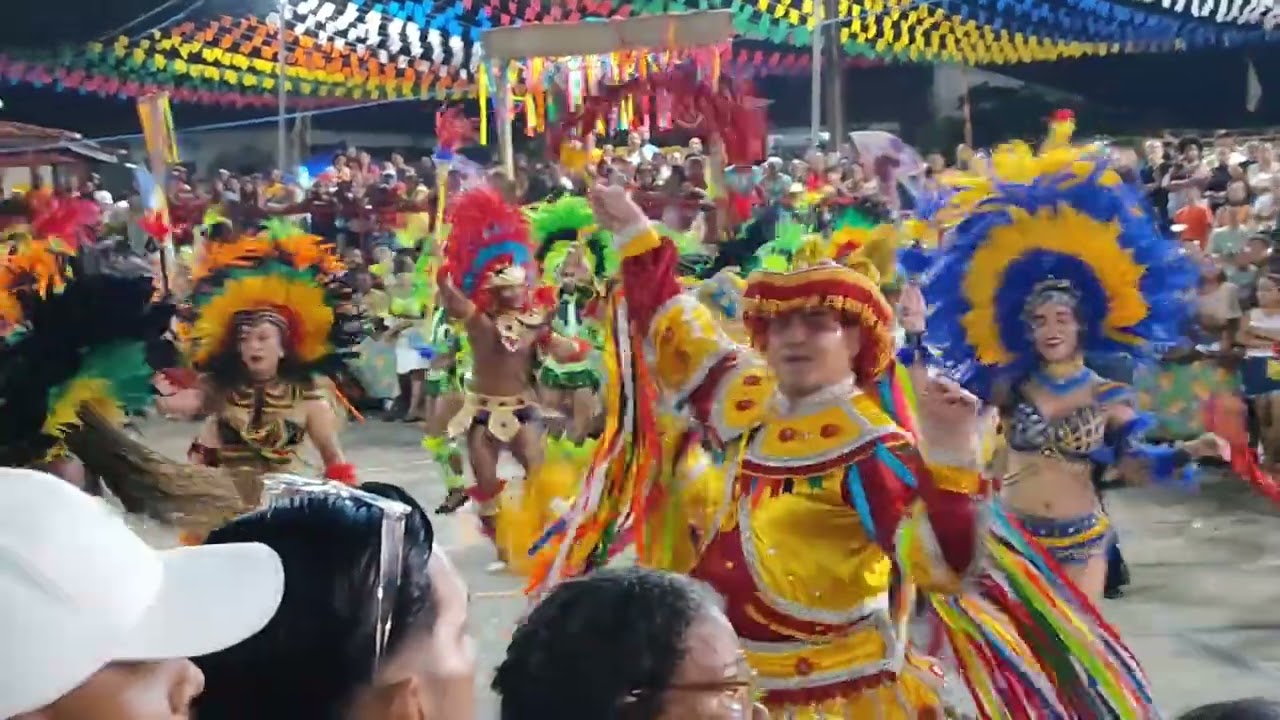 Apresentação boi tupinambá na praça do carvalho em 22 de junho 2025.