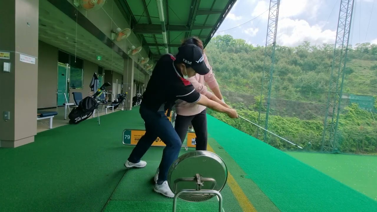 탈골스윙의의미를 찾아서  어깨를 턱에서 분리하라