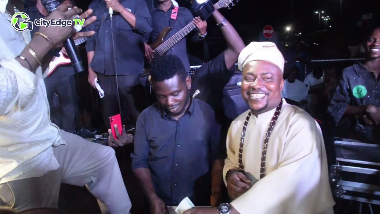 OMOWUNMI AJIBOYE & SEGUN OGUNGBE DANCE HAPPILY AT IRETE MOVIE PREMIERE
