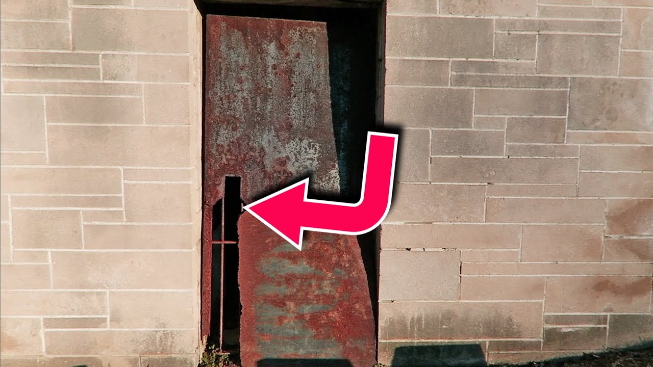MAUSOLEUM UNSEALED after Decades of PERMANENT CLOSURE  - Rerun | Graveyard Exploration 539