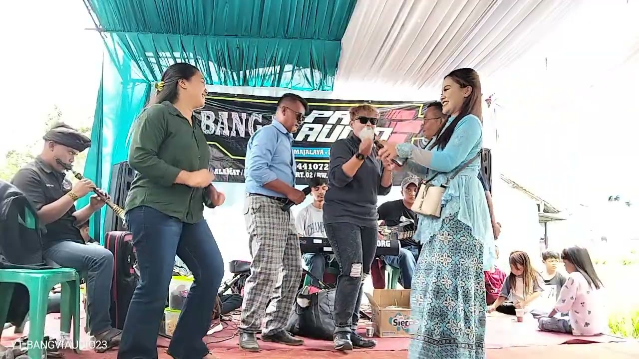 GURAT BUMI-voc ayang crisna unggu