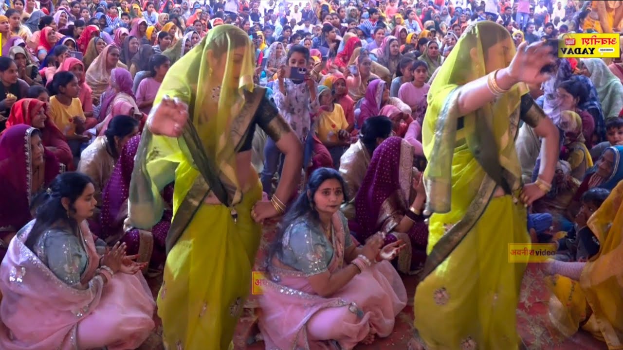 ग्राम रूपपुर अछल्दा में इन भाभी का सबसे सुन्दर डांस || याद तेरी करि-करि के दिल धड़के #रजनेश शास्त्री 
