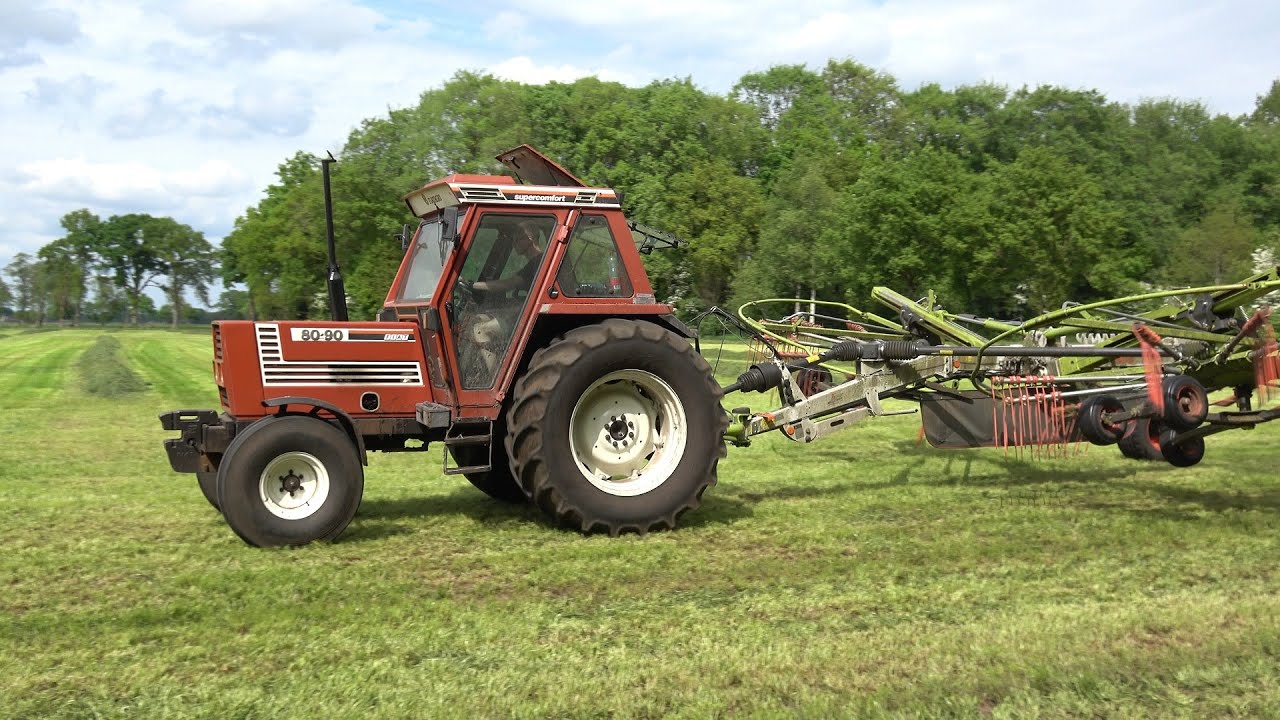 Gras harken met een Fiat 80-90 en Claas Liner 2900 (2025)