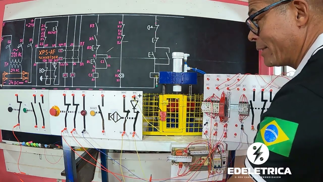 Como ligar um Botão de Emergência e um Sensor Magnético Codificado em um Relê de Segurança (NR12)
