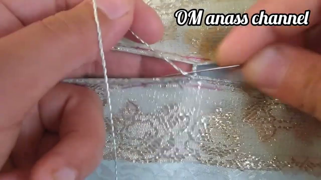ملاقية الراندة بجوج غرزات خفيفة و سهلة خدميها على طول البياسة و تحت نصف طوق