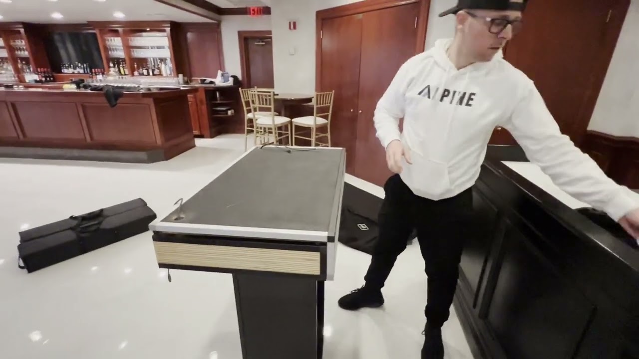 DJ Control Tower setup in less than 3 minutes. RANE FOUR CASE