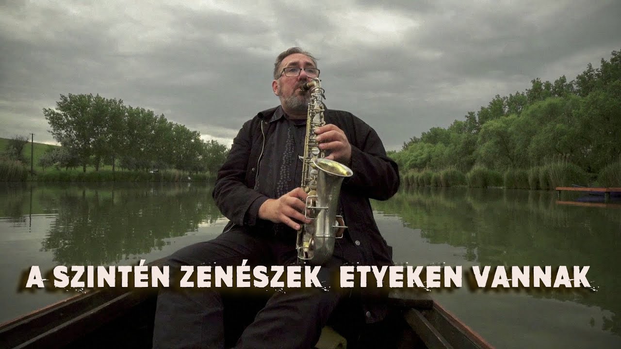 A szint&eacute;n zen&eacute;szek m&aacute;r Etyeken vannak!