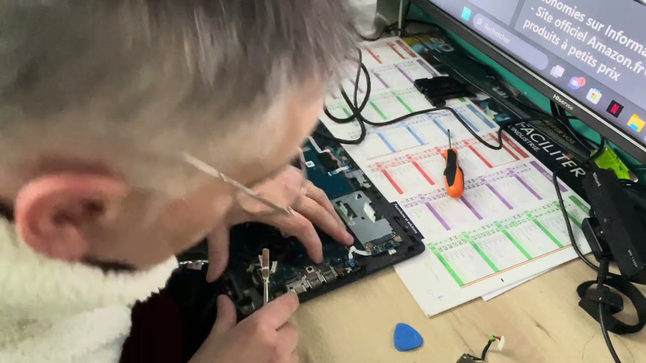 Changement de carte mère sur PC portable. HP. Sur un autre PC donneurs, ￼￼