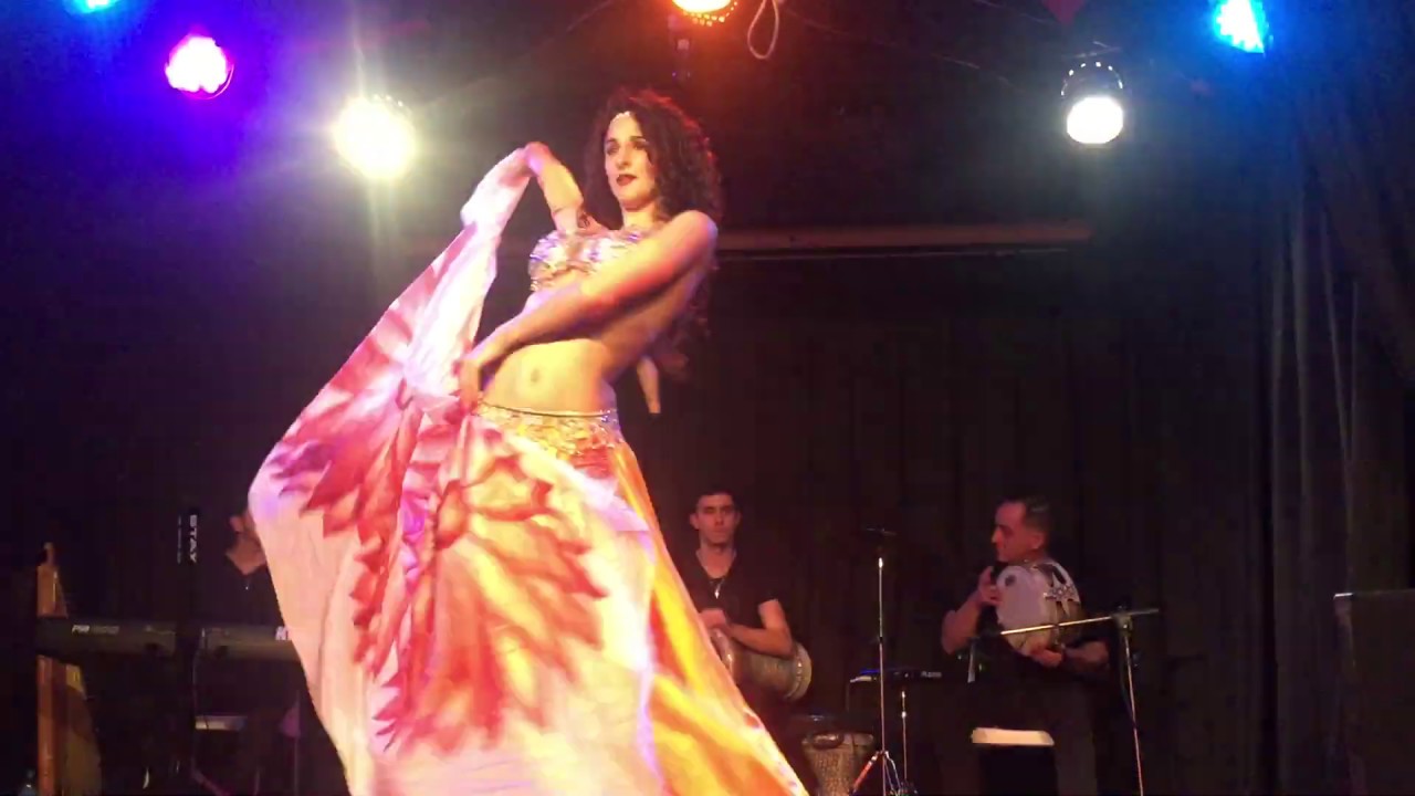 Enta El Hob - Yasmin Hiasche junto a la Orquesta de Gaston Chaade