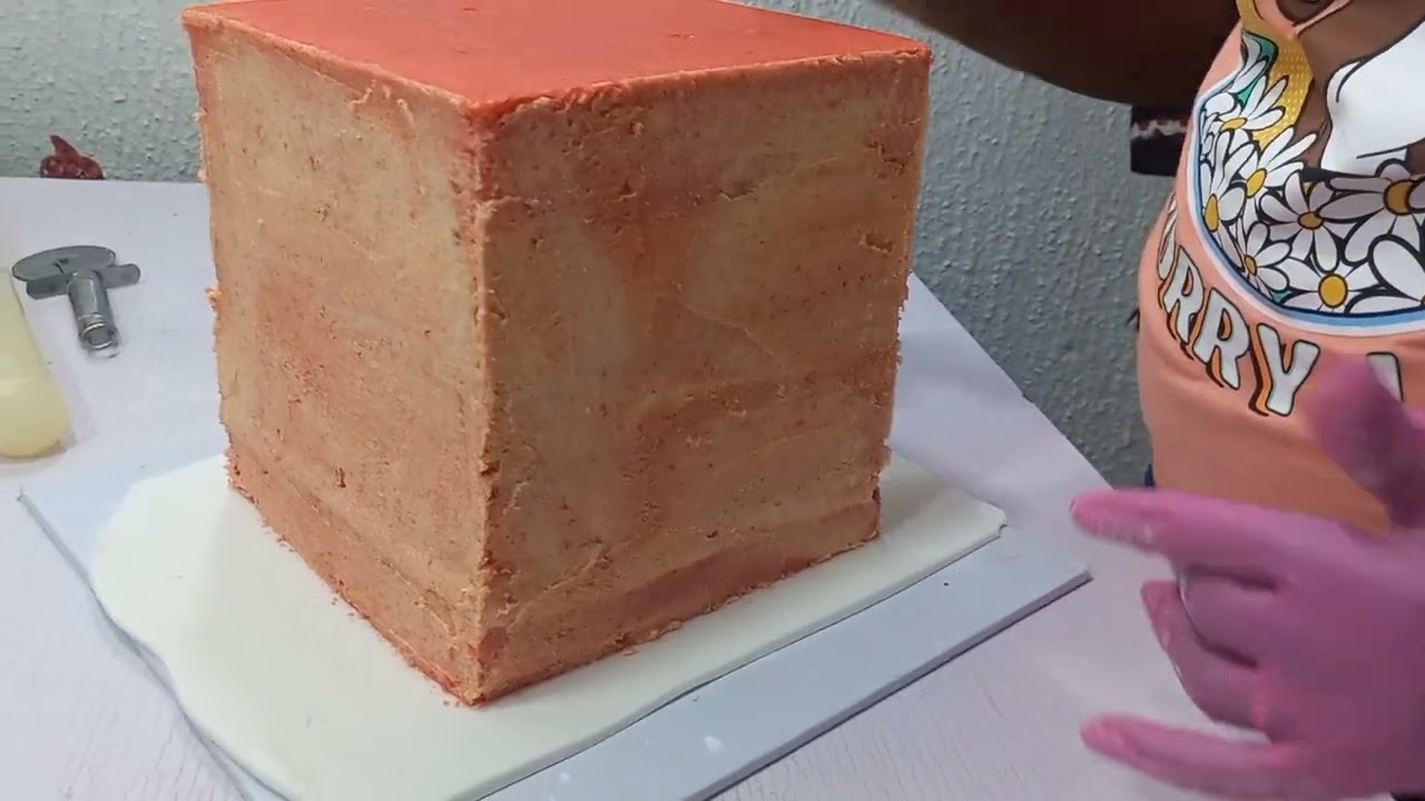 How to cover a square cake in fondant.