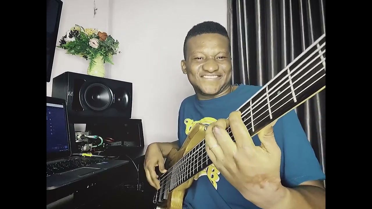 Bassist with so much groove on this African praise song | Kgotso - Messiah. Must watch