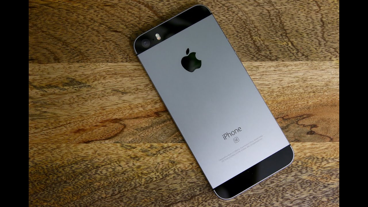 iPhone SE Unboxing + First Impressions - Space Gray