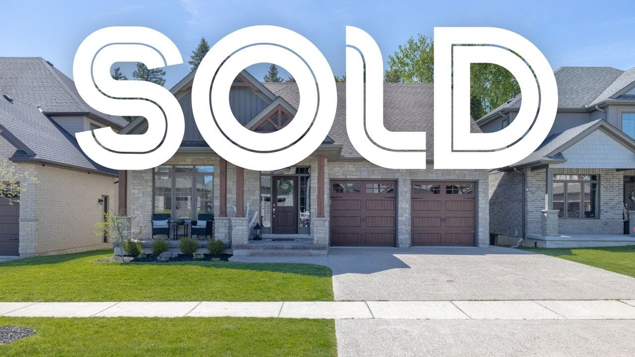 Take A Virtual Tour Of A Luxurious Family Home In London Ontario's Fox Field With Modern Elegance