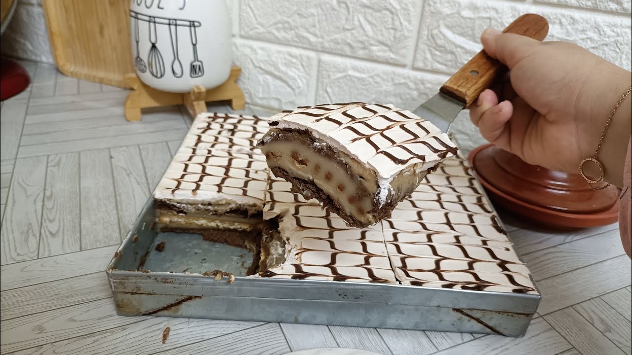 تحلية  الطبقات بذوق القهوة 😋و بكريمة واحدة نديرو شحال من طبقة ✅🫶🏼جدا لذيذة 