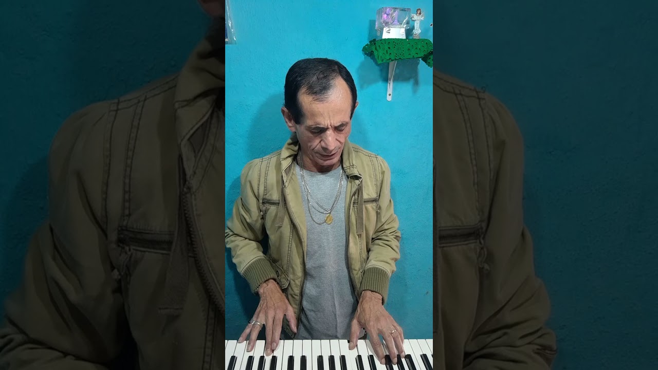Piedade   or Senhor  tende   Piedade   cantado  pelo  Adão  Leite   da cunha