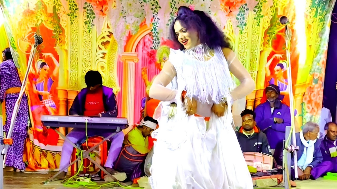 करिश्मा रानी की लाजबाब गजल-कमर तोड़ #dance #ab_dekh_ji #gabrata #hain #sawan ki suhani rato se #song 