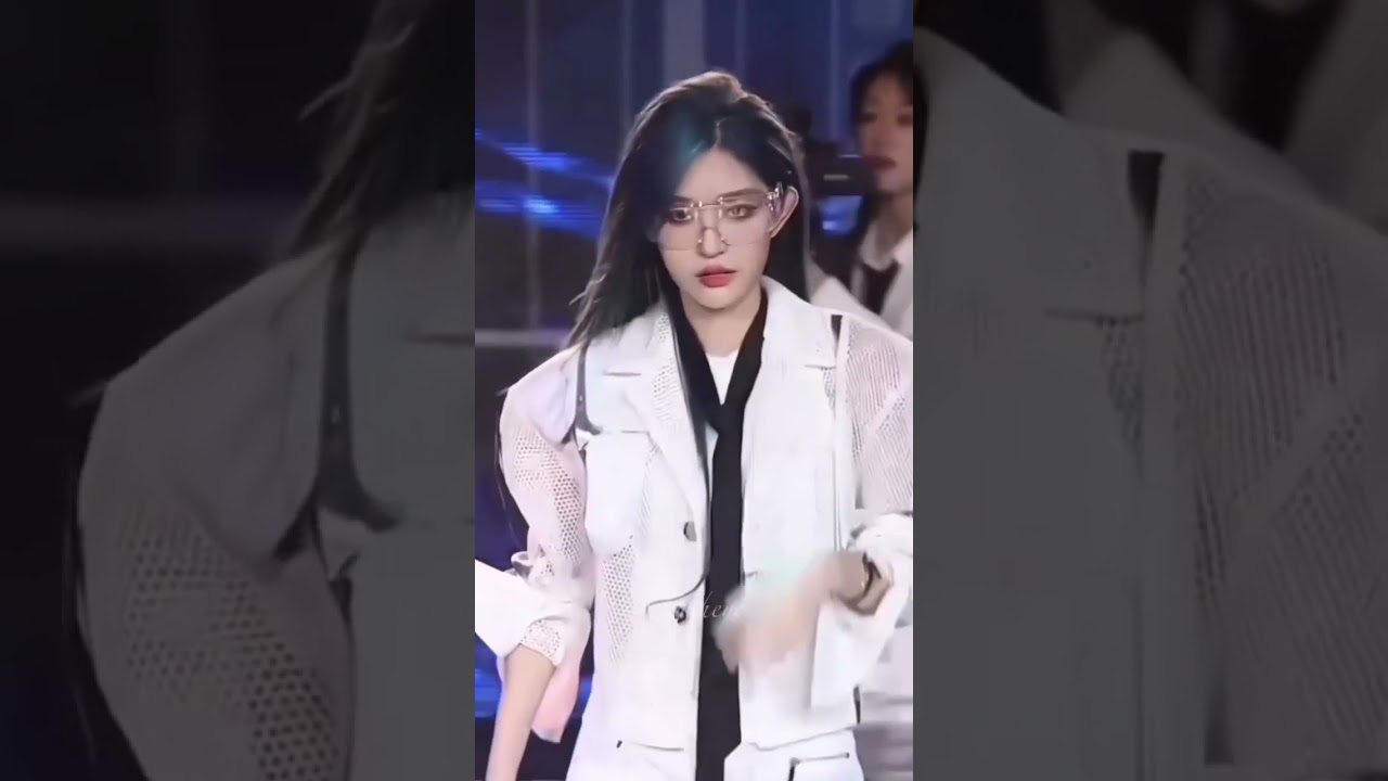 Emang boleh secakep ini? | #WangYi #SNH48 #王奕