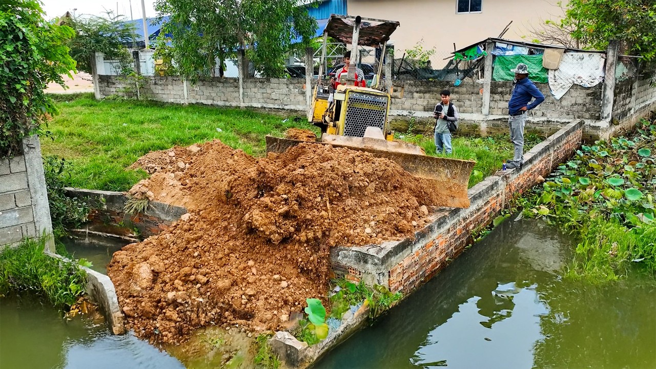 Wonderful New Landfill Project Mix! Skills Dozer D20P Pushing RockSoil Into Water with 5Ton Truck