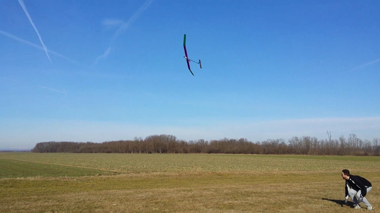 Self launch of F1A model