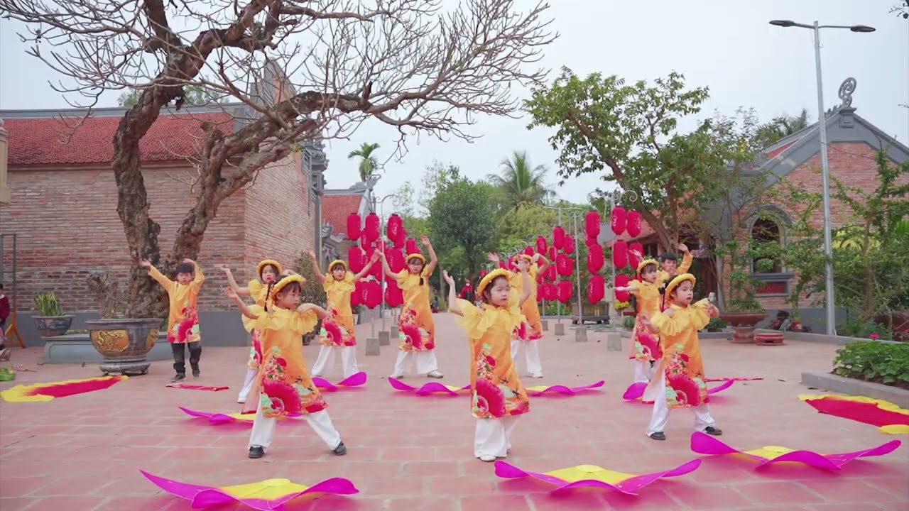 Múa ĐOẢN XUÂN CA