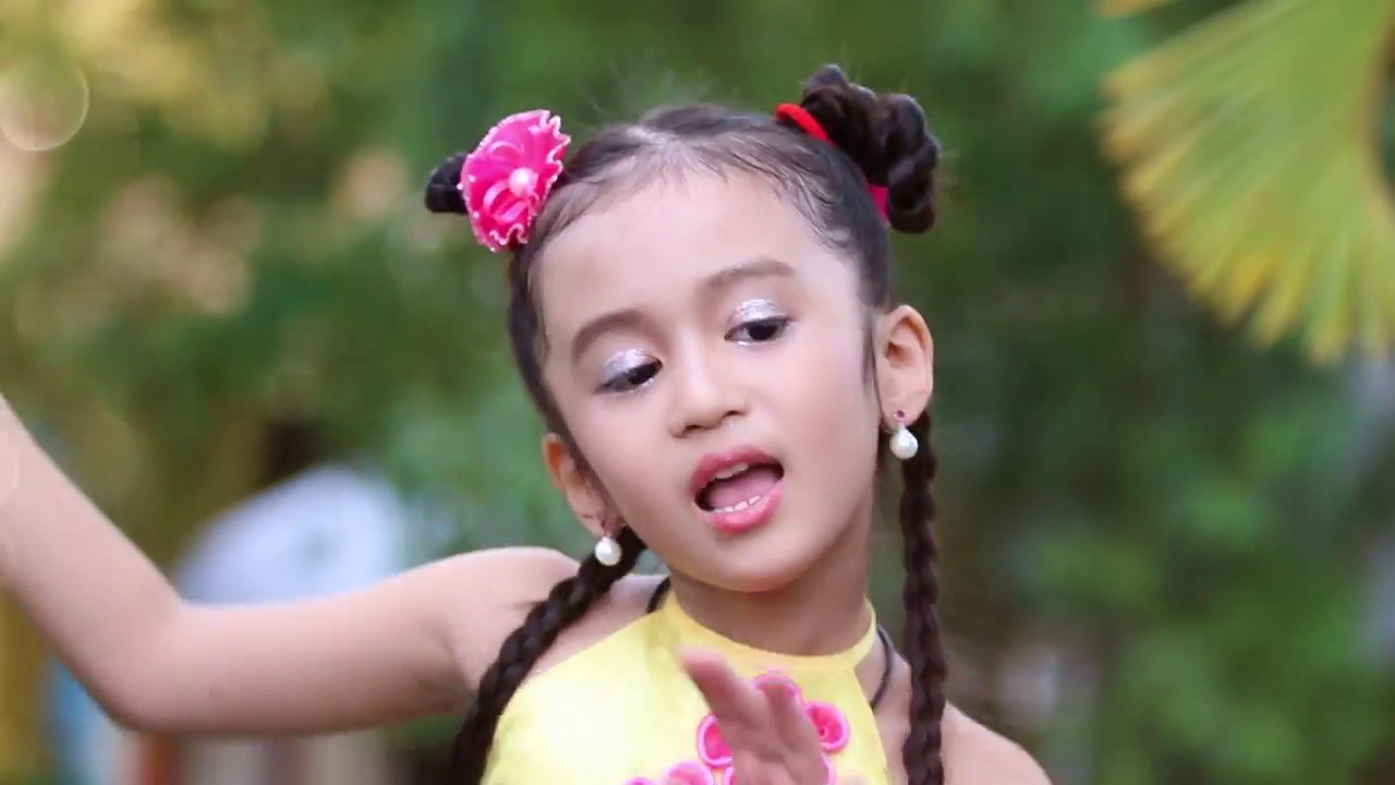 Đi Cấy - Bé Tú Anh | Nhạc Thiếu Nhi [MV]