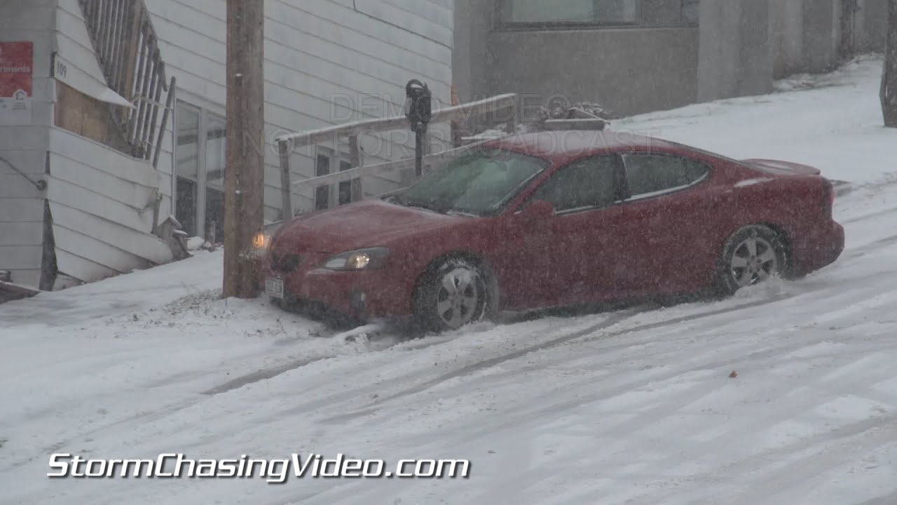 11/10/2014 Duluth MN  Car's Crashing In the Winter Storm