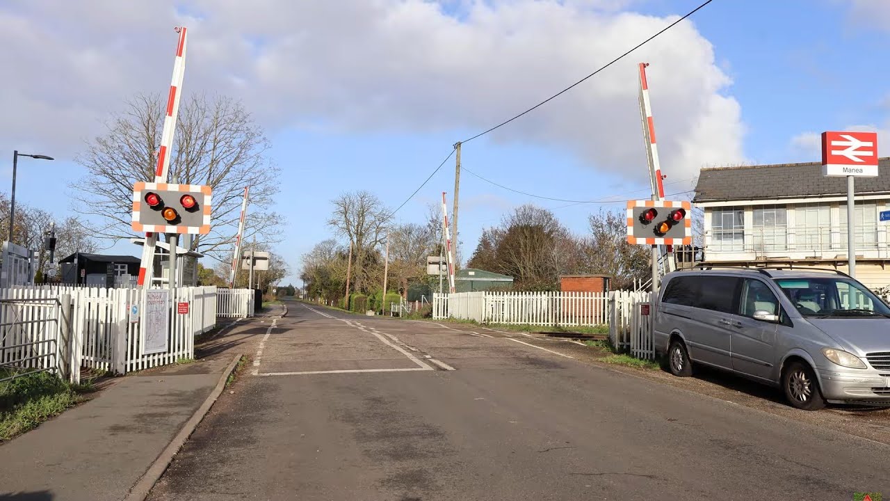 Level Crossing - Station Road, Manea