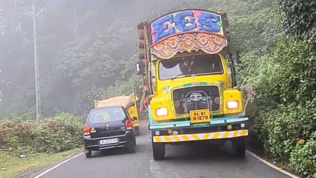 Driving in clouds for the first time ever | #munnar #kerala #vlog