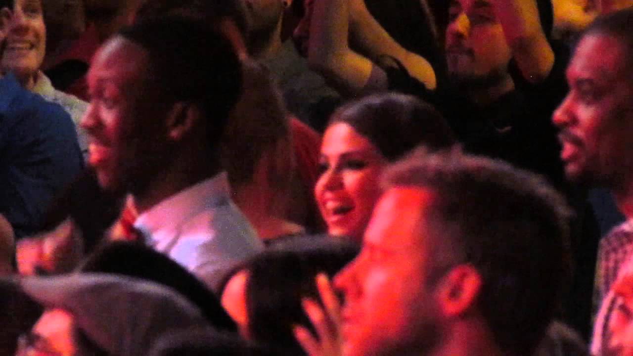 Taylor Swift and Selena Gomez Jam Out to JLo's performance on the 2013 Billboard Music Awards - LIVE