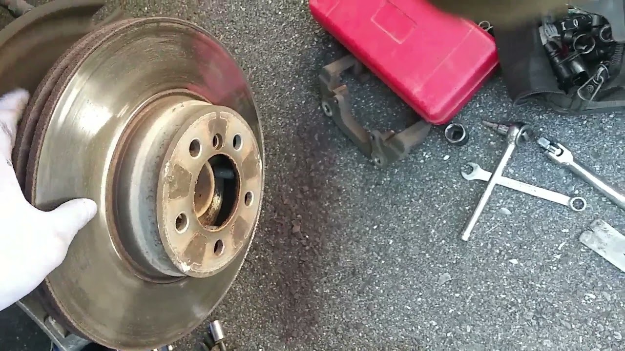 2006 Land Rover Range Rover Front And Rear Brake Pads Removal And Installation