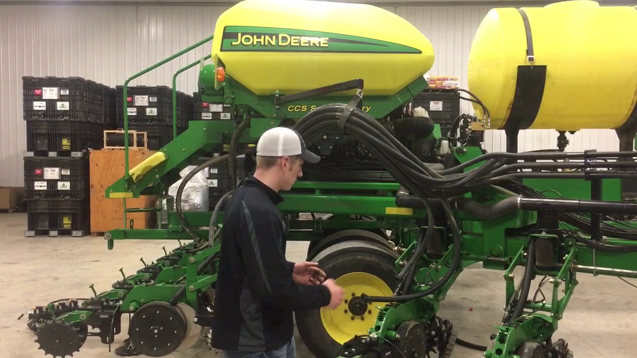 Fennig Equipment DB 90 2x2x2 planter fertilizer install DB90