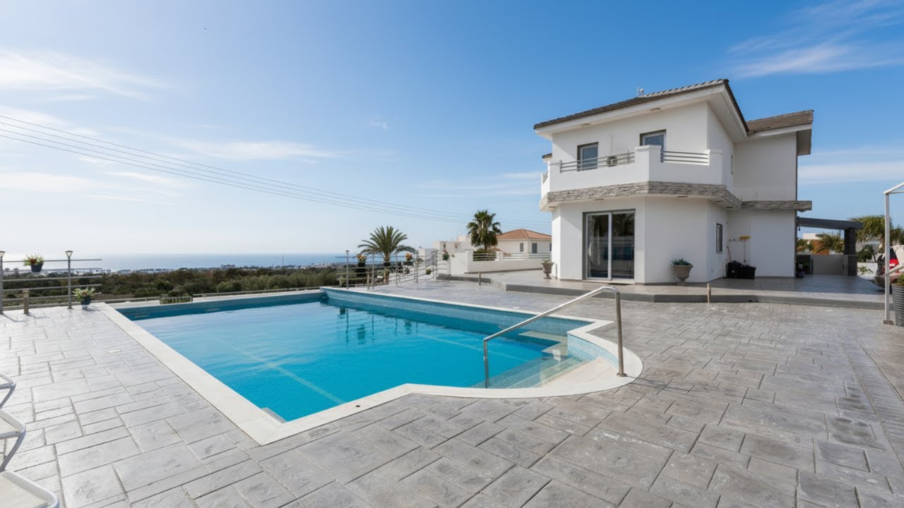 Magnificent 6-bedroom Detached Villa with Infinity Swimming Pool & Title Deeds for Land