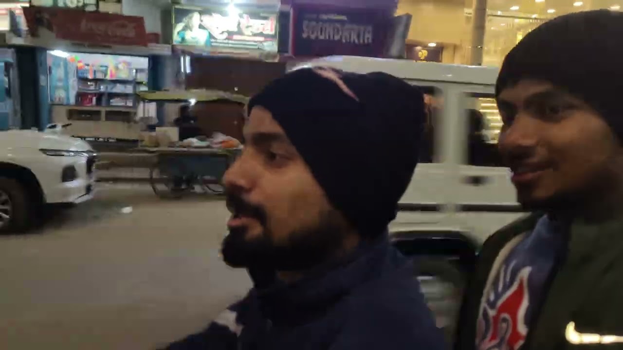 Paneer litti khane jaate hue 🤣🤔#indianvlogger #food #nightdrive #viral #youtube 
